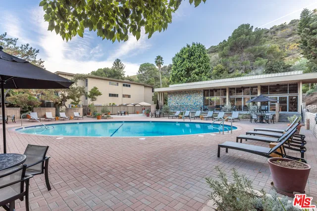 $3,200 | 6732 Hillpark Drive, Unit 307, Los Angeles, CA 90068