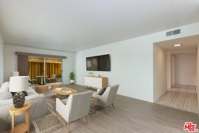 $3,200 | 6732 Hillpark Drive, Unit 307, Los Angeles, CA 90068