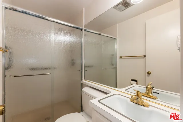 $3,200 | 6732 Hillpark Drive, Unit 307, Los Angeles, CA 90068