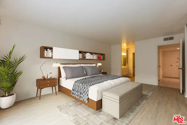 $3,200 | 6732 Hillpark Drive, Unit 307, Los Angeles, CA 90068