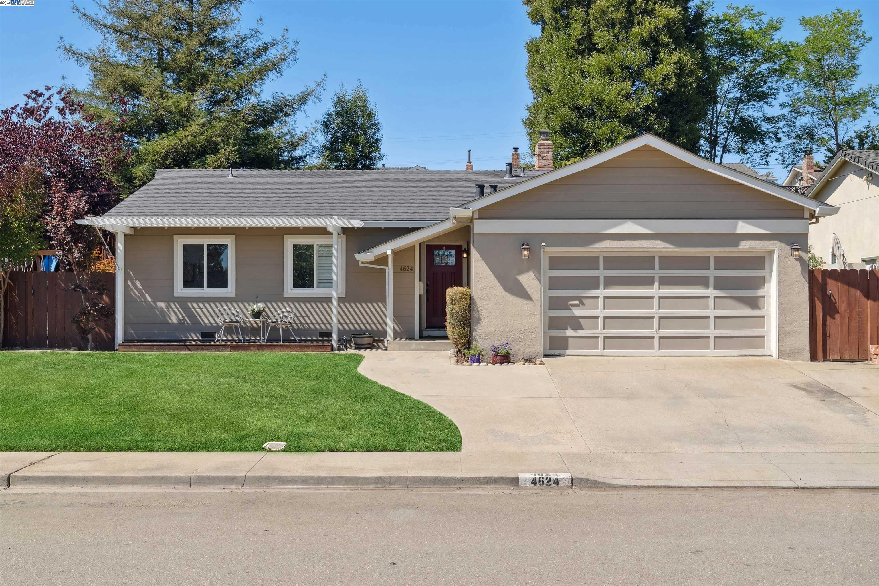 4624 Newhaven Way Castro Valley, CA 94546 - Photo 1 of 1 front view of a house and a yard