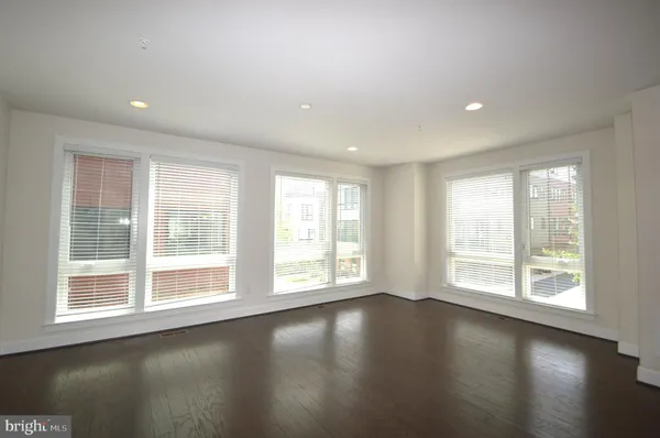 $4,750 | 408 Stabler Lane, Alexandria, VA 22304