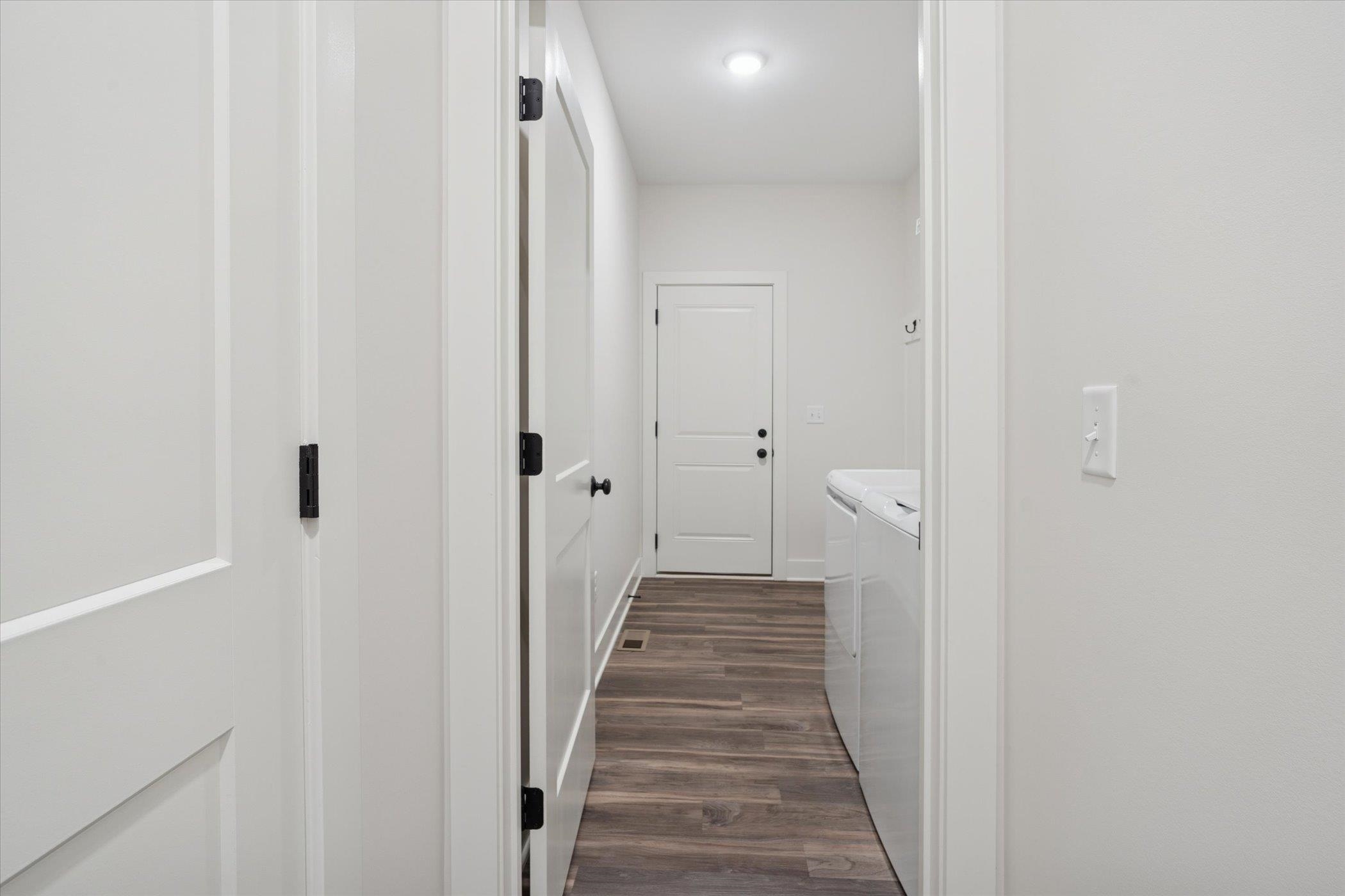 505 Anjali Court Sycamore, IL 60178 - Photo 26 of 47 a view of a bathroom from the hallway