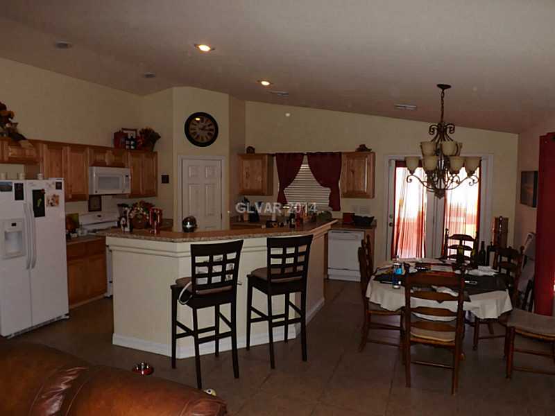 4528 Catfish Bend Road North Las Vegas, NV 89031 - Photo 17 of 28 Kitchen. Kitchen/ Dining