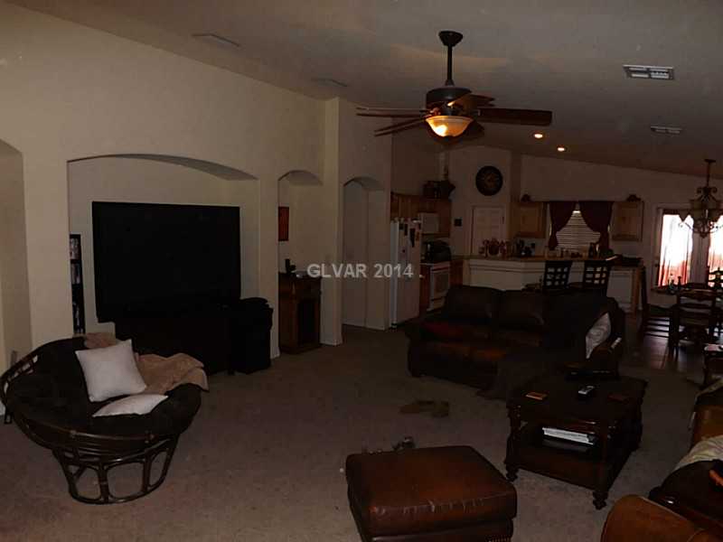 4528 Catfish Bend Road North Las Vegas, NV 89031 - Photo 10 of 28 Property Photo. Family Room/ Greatroom