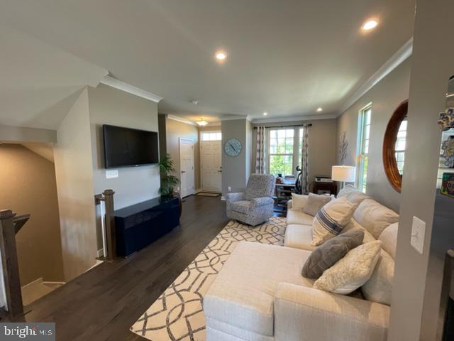 18157 Red Mulberry Road Dumfries, VA 22026 - Photo 8 of 46