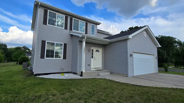 $2,850 | 1521 Saddle Lane, Aurora, IL 60505