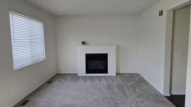 $2,850 | 1521 Saddle Lane, Aurora, IL 60505