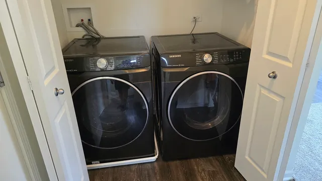 $2,850 | 1521 Saddle Lane, Aurora, IL 60505