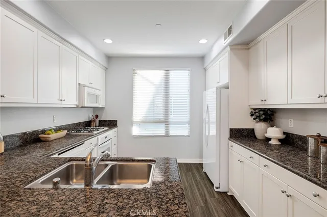 $999,000 | 5408 West 149th Place, Unit 4, Hawthorne, CA 90250