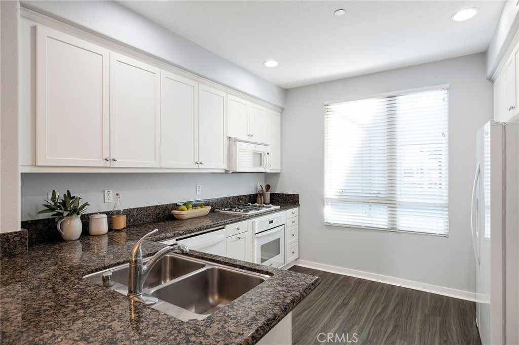 5408 West 149th Place, Unit 4 Hawthorne, CA 90250 - Photo 20 of 48