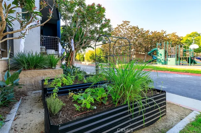 $999,000 | 5408 West 149th Place, Unit 4, Hawthorne, CA 90250