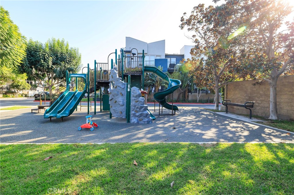 5408 West 149th Place, Unit 4 Hawthorne, CA 90250 - Photo 40 of 48