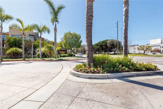 $999,000 | 5408 West 149th Place, Unit 4, Hawthorne, CA 90250