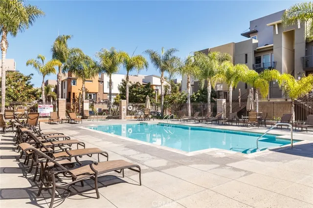 $999,000 | 5408 West 149th Place, Unit 4, Hawthorne, CA 90250