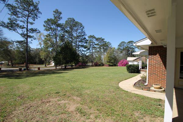 223 Ridge Drive Crestview, FL 32536 - Photo 3 of 44 IMG_4285