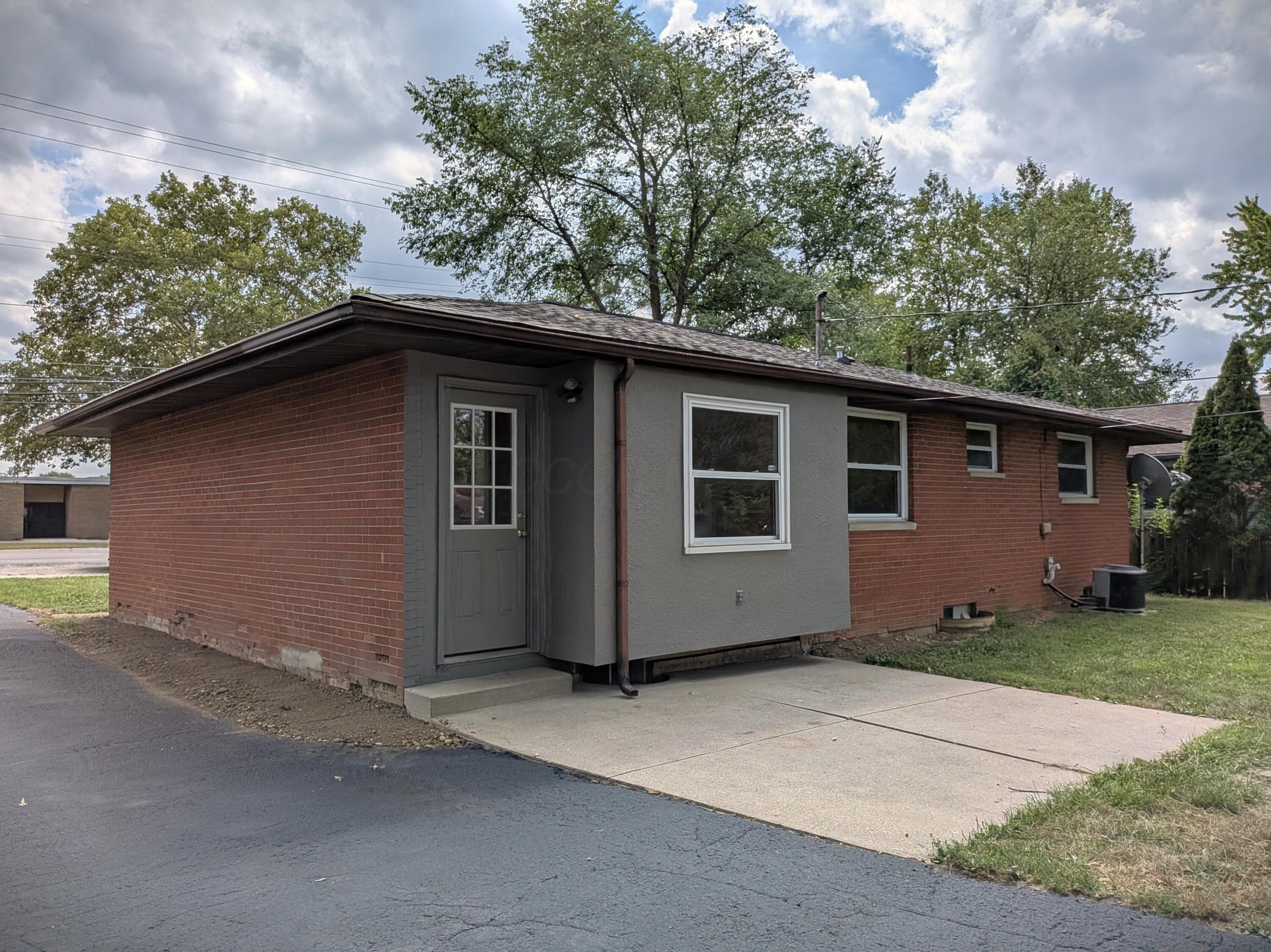 4355 Maize Road Columbus, OH 43224 - Photo 4 of 26 PXL_20250823_161405087