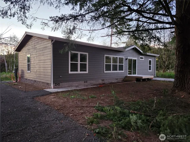 $2,300 | 642 Northeast Old Belfair Highway, Belfair, WA 98528
