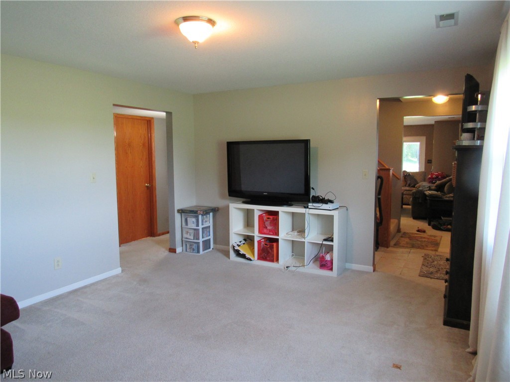 12224 Bottom Road Dresden, OH 43821 - Photo 11 of 34 Family Room