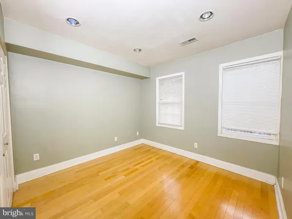 a view of empty room with window