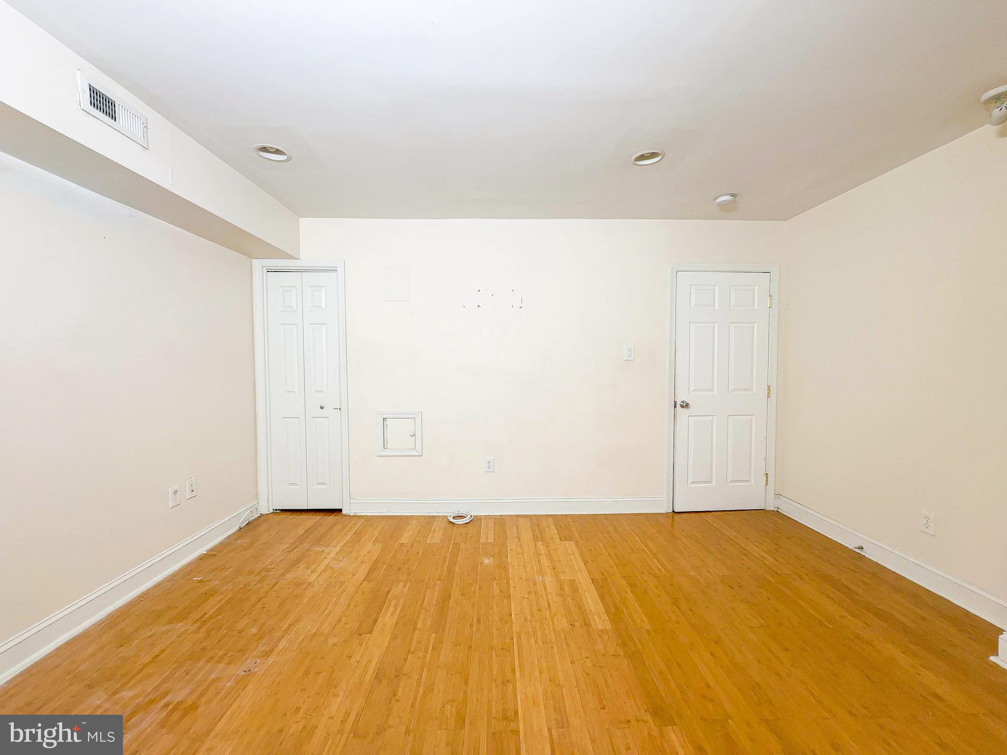 1835 D Street Northeast Washington, DC 20002 - Photo 33 of 42 a view of room