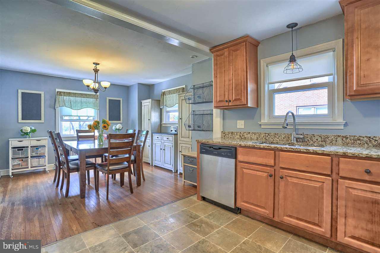 464 Edgehill Road York, PA 17403 - Photo 11 of 27