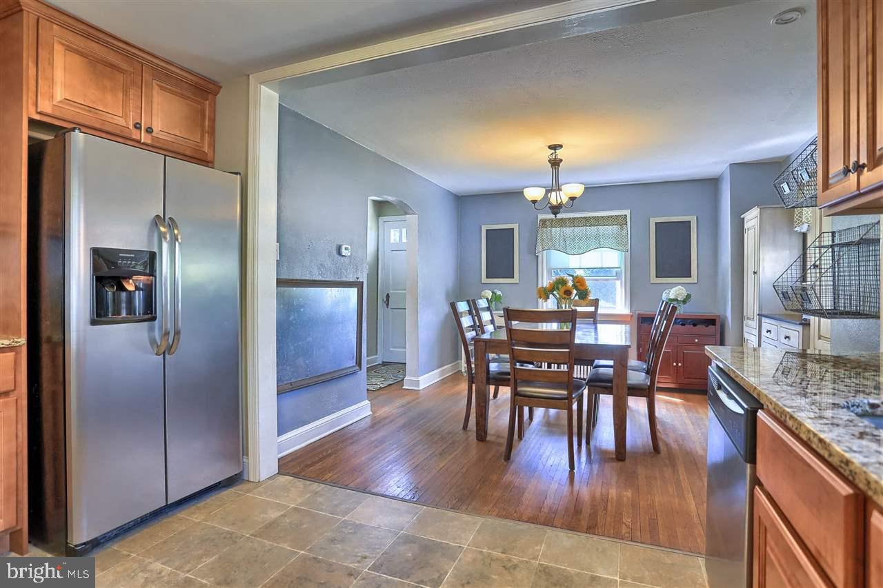 464 Edgehill Road York, PA 17403 - Photo 12 of 27