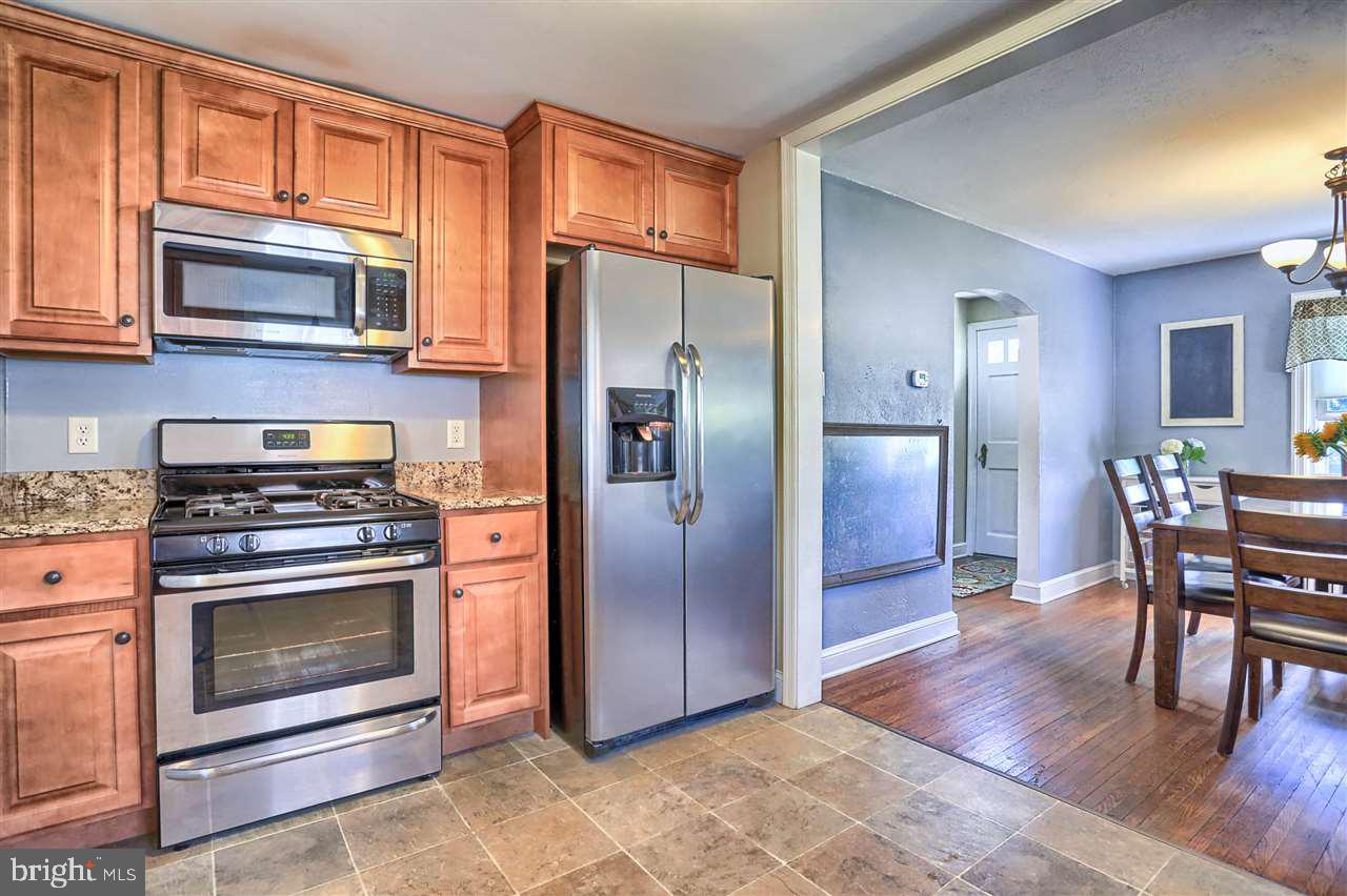 464 Edgehill Road York, PA 17403 - Photo 13 of 27