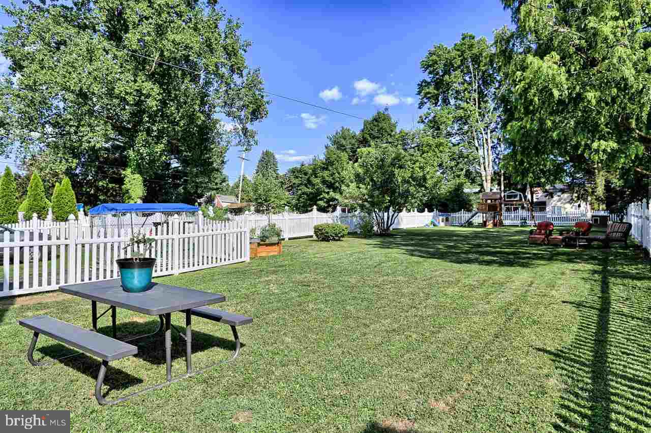 464 Edgehill Road York, PA 17403 - Photo 25 of 27