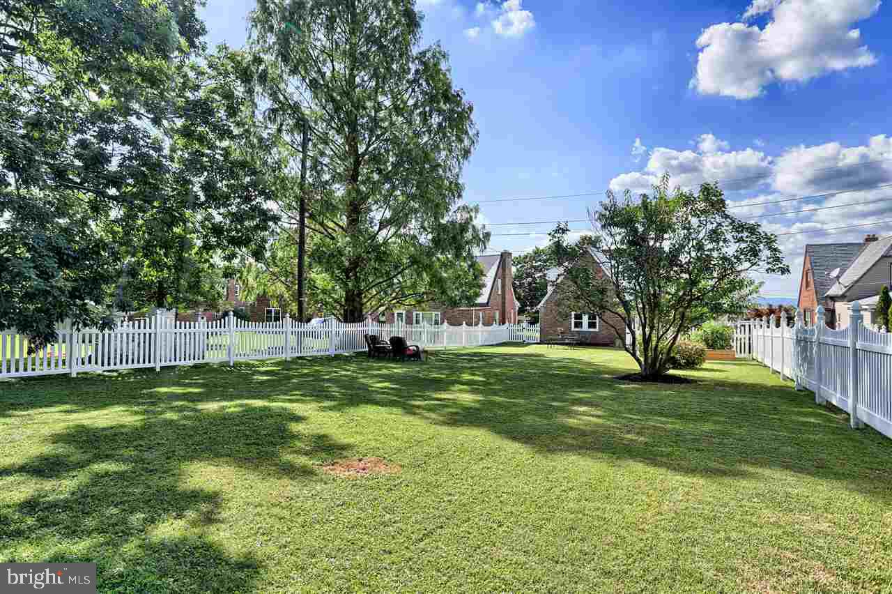 464 Edgehill Road York, PA 17403 - Photo 26 of 27
