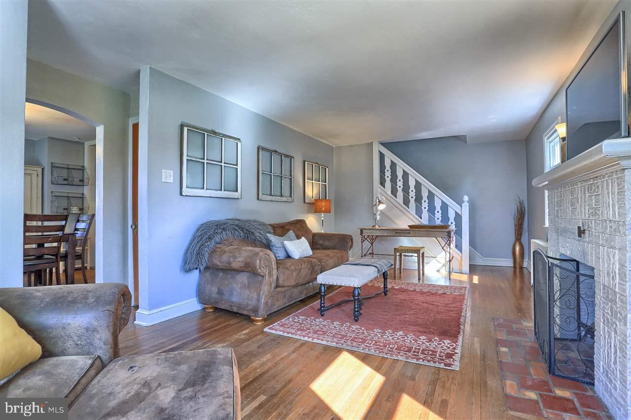 464 Edgehill Road York, PA 17403 - Photo 5 of 27