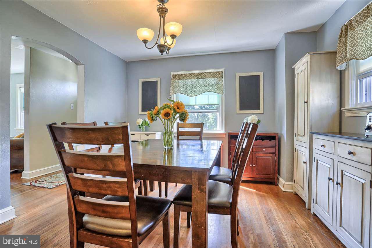 464 Edgehill Road York, PA 17403 - Photo 8 of 27
