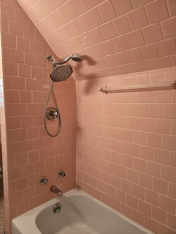 $2,650 | 82 Centennial Avenue, Gloucester, MA 01930