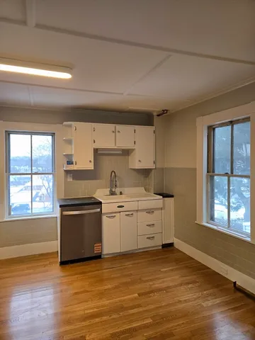$2,650 | 82 Centennial Avenue, Gloucester, MA 01930