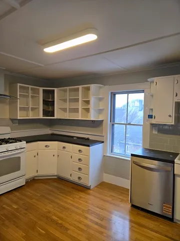 $2,650 | 82 Centennial Avenue, Gloucester, MA 01930