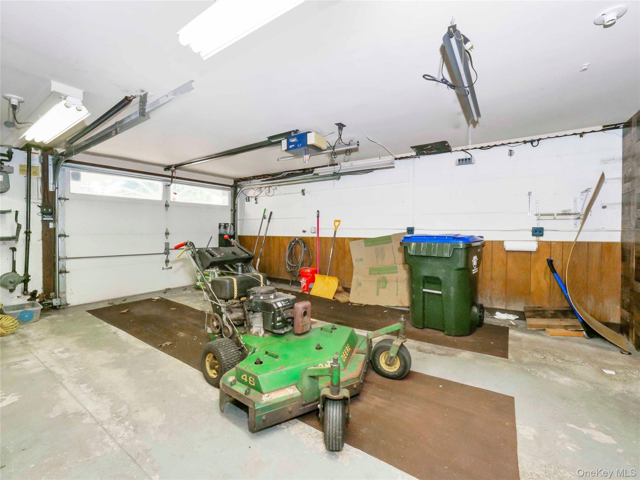 33 Mountain Road Tuxedo Park, NY 10987 - Photo 23 of 25