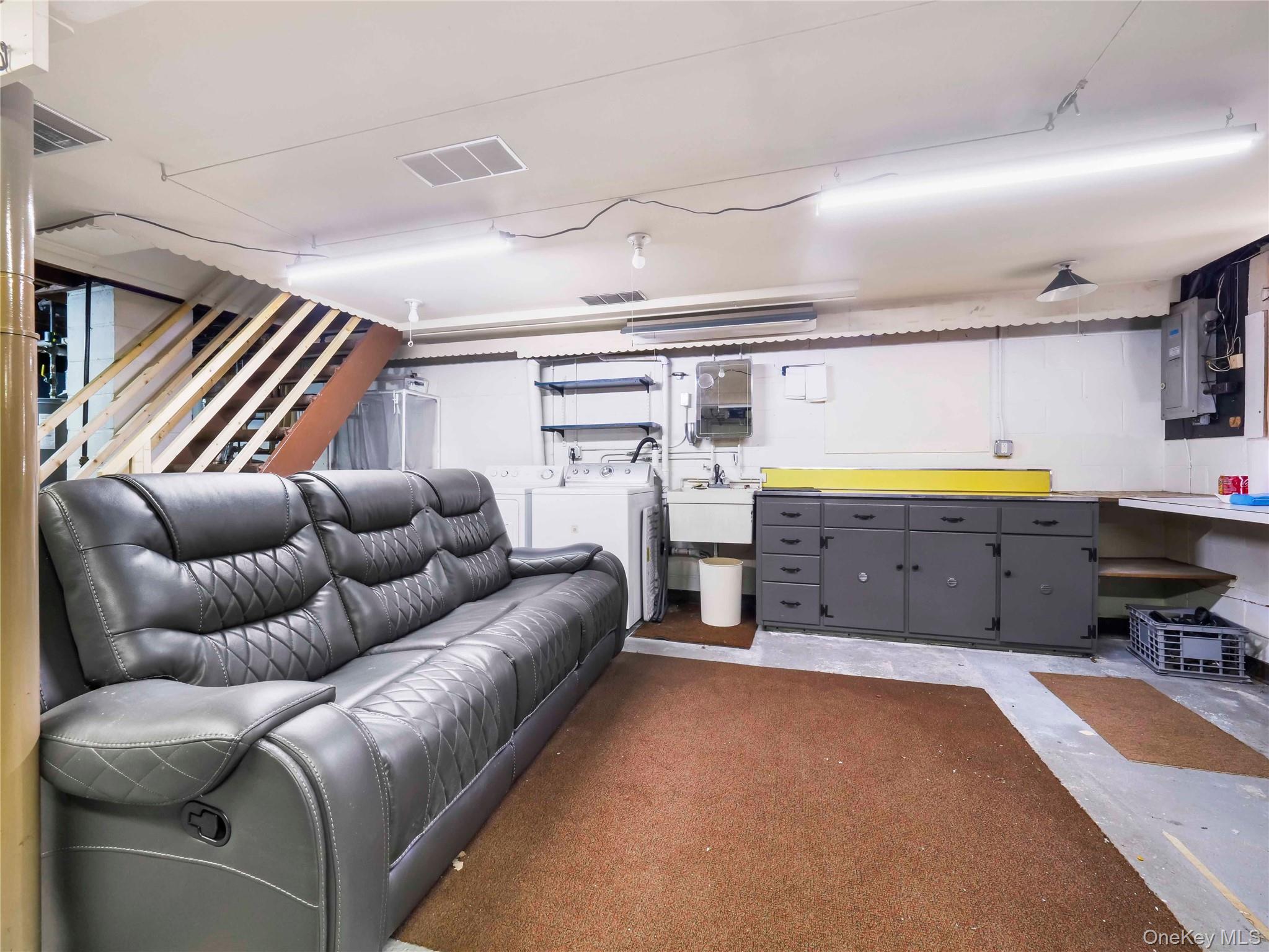 33 Mountain Road Tuxedo Park, NY 10987 - Photo 24 of 25