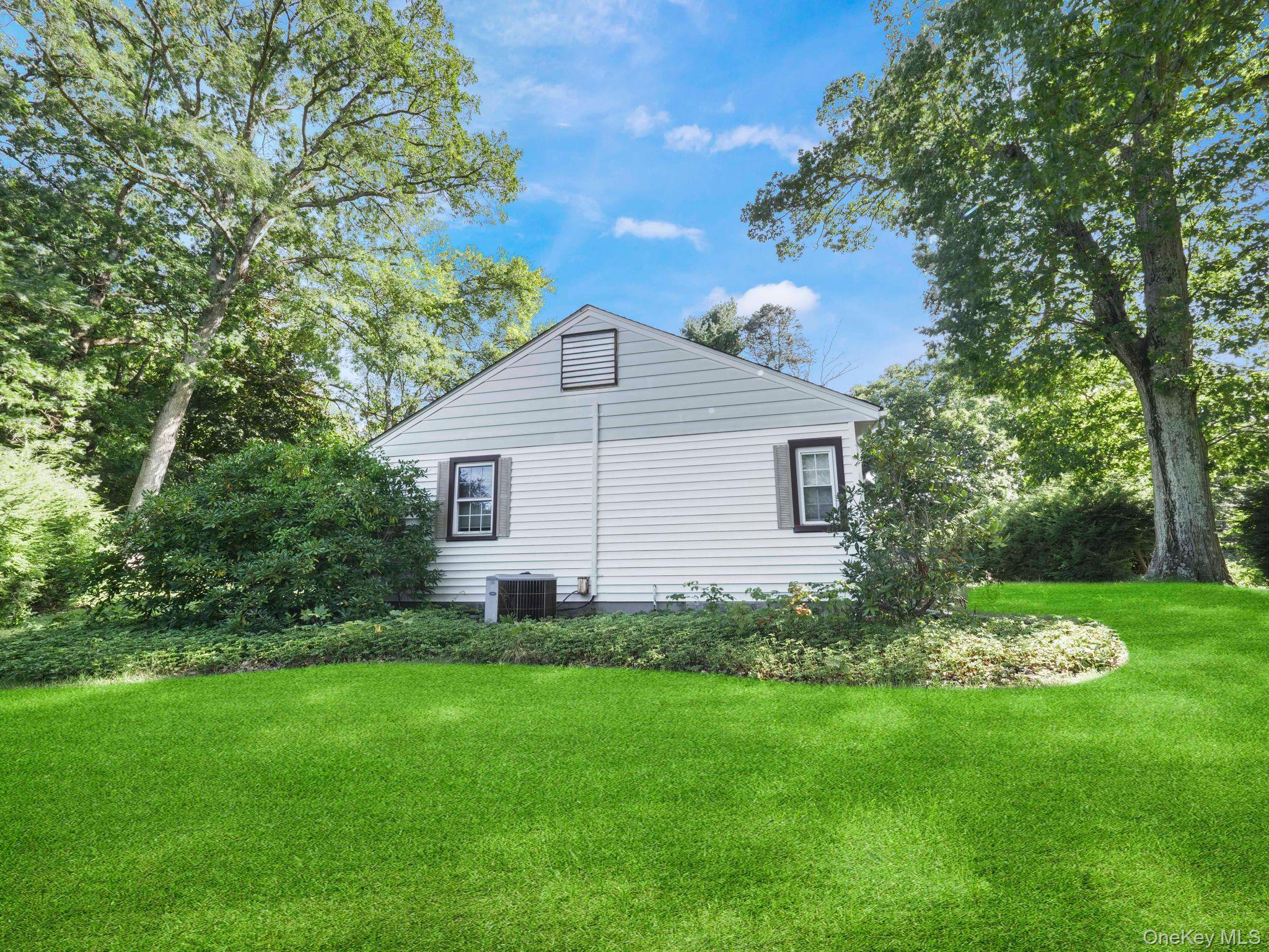 33 Mountain Road Tuxedo Park, NY 10987 - Photo 6 of 25