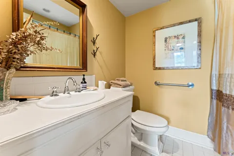 $895,000 | 7613 Sevenoaks Avenue, Baton Rouge, LA 70806