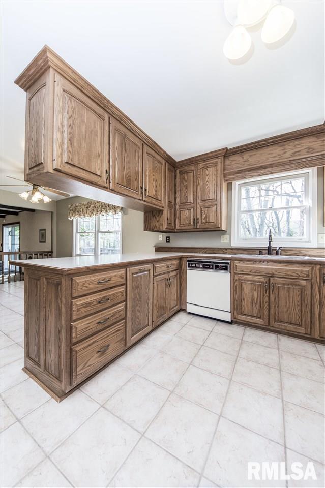 64 Hickory Ridge Drive Morton, IL 61550 - Photo 8 of 36 Gallery Image 8