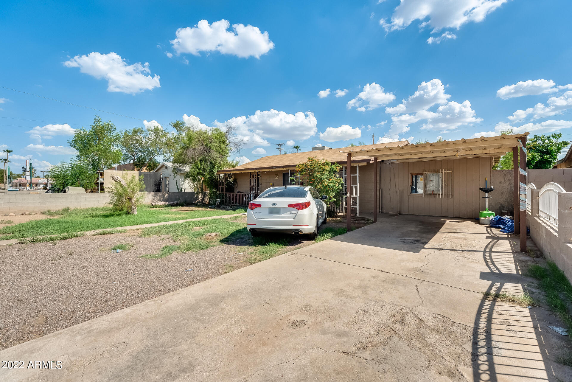 23 West Roeser Road Phoenix, AZ 85041 - Photo 2 of 28 Gallery Image 2