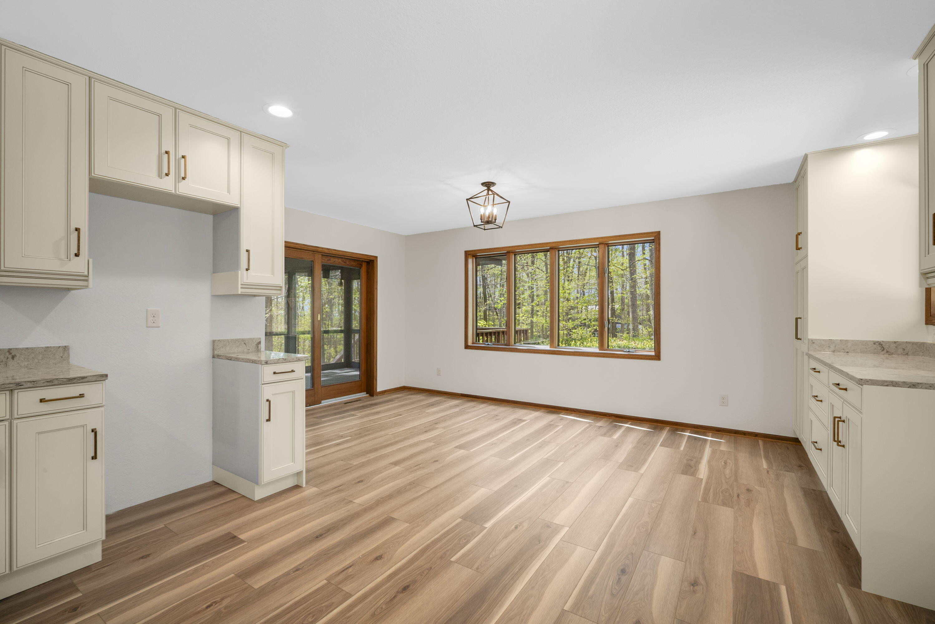 3830 Ridge Road Kewaskum, WI 53040 - Photo 11 of 37 BREAKFAST NOOK - MAIN LEVEL