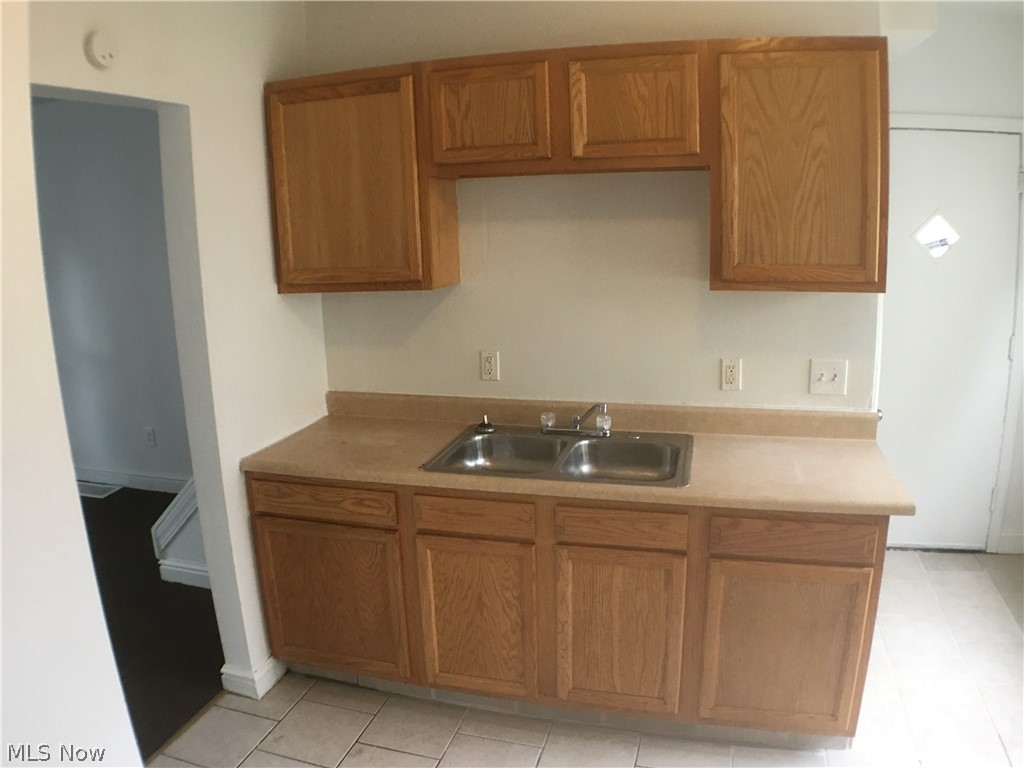 3345 Cedarbrook Road Cleveland, OH 44118 - Photo 4 of 11 Gallery Image 4