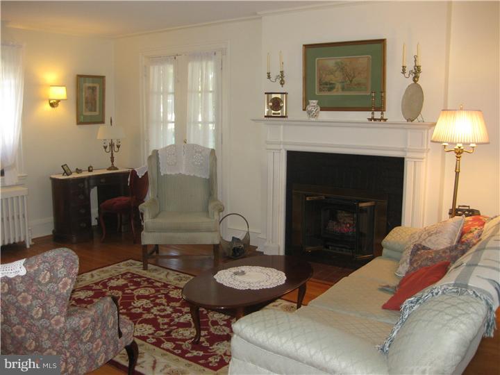 2916 Morris Road Ardmore, PA 19003 - Photo 4 of 15 Living Room