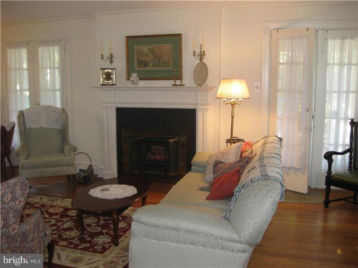 2916 Morris Road Ardmore, PA 19003 - Photo 5 of 15 Living Room