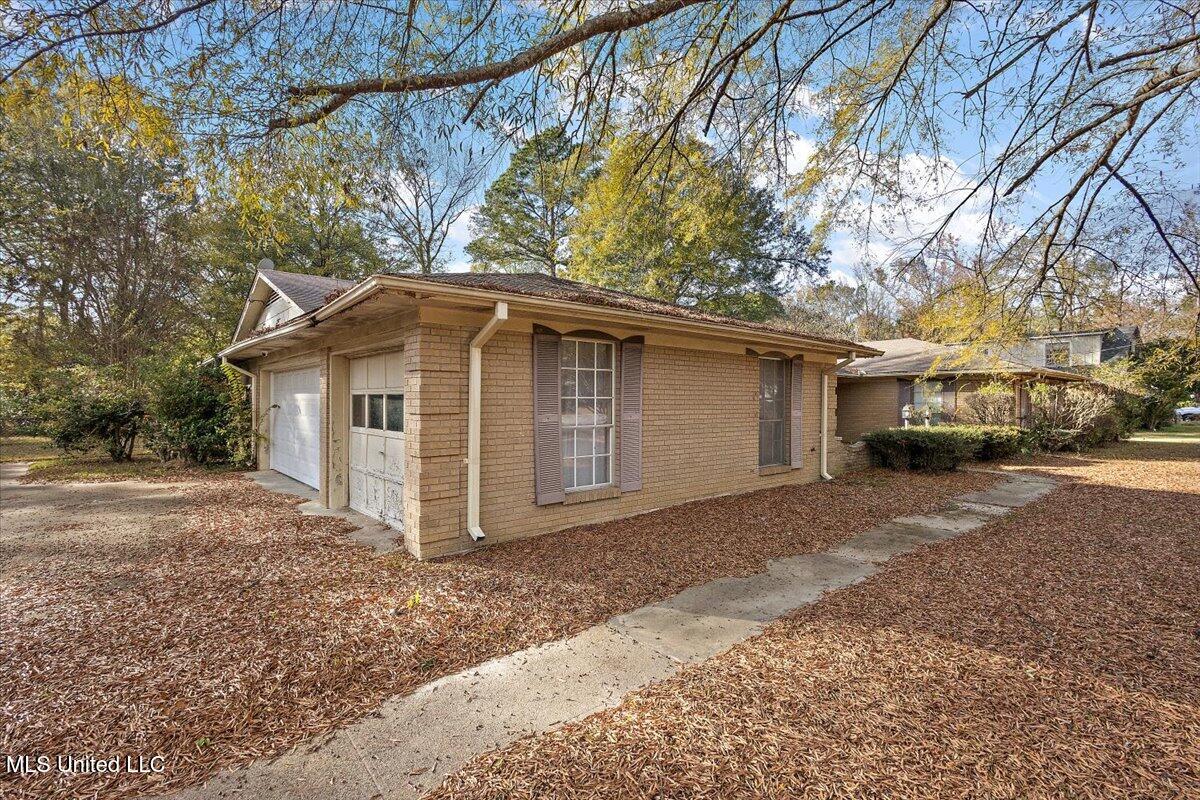 5505 Marblehead Drive Jackson, MS 39211 - Photo 3 of 39 03-3HTP0112