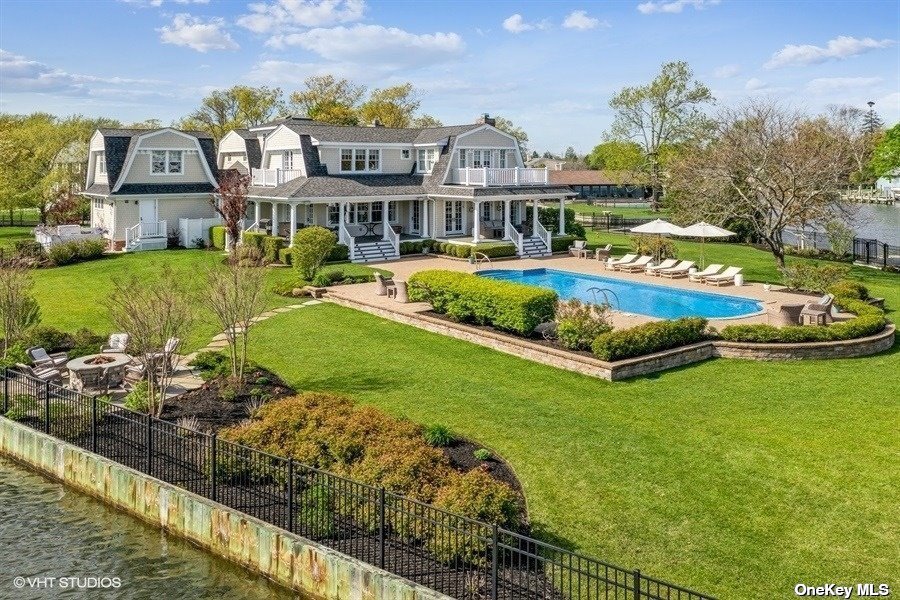 a view of a house with garden