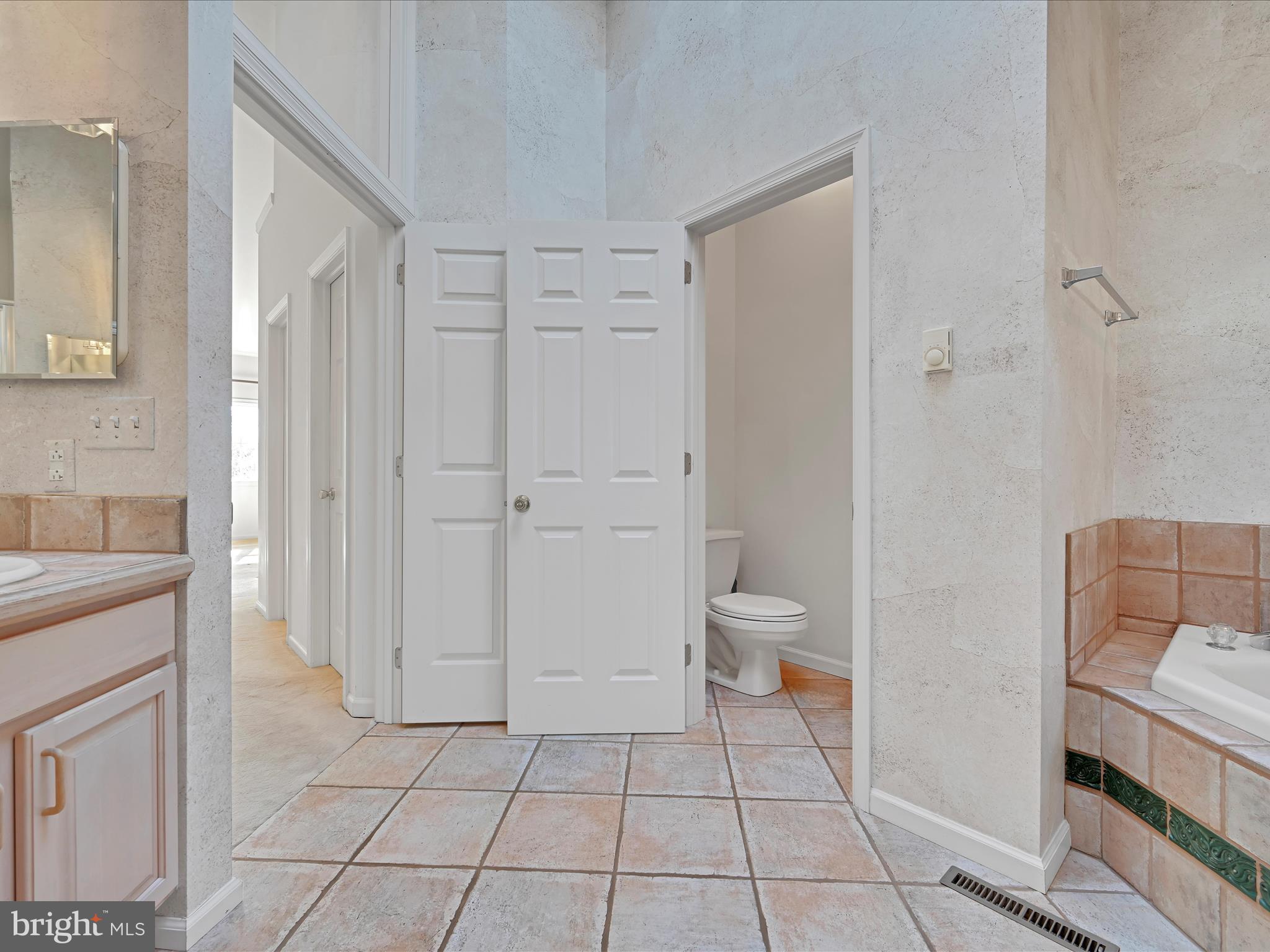520 Waterside Circle Lebanon, PA 17042 - Photo 22 of 35 a bathroom with a sink and a toilet
