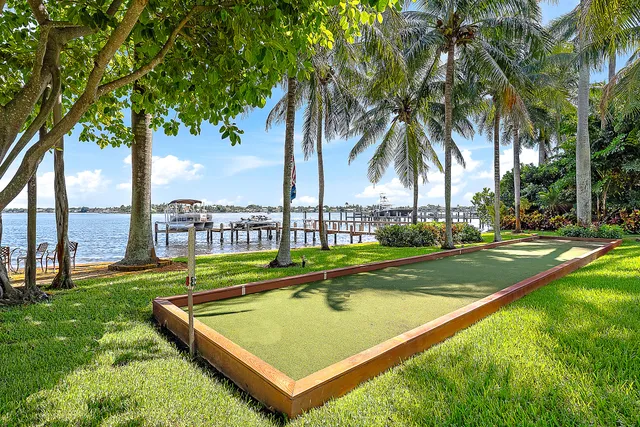 a view of a tennis court