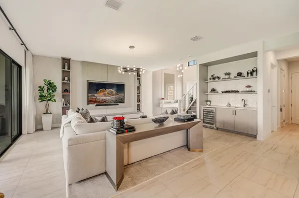 $19,000 | 8283 Royal County Down Road, Boca Raton, FL 33434